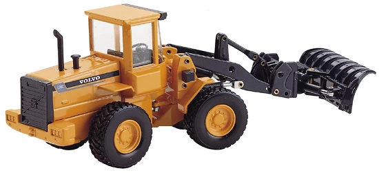 VOLVO L-70 C CON PALA QUITANIEVES